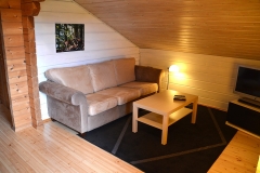 wohnzimmerobenmitcouchtisch